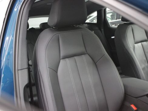 Used 2025 Audi A6 e-tron Premium image 43