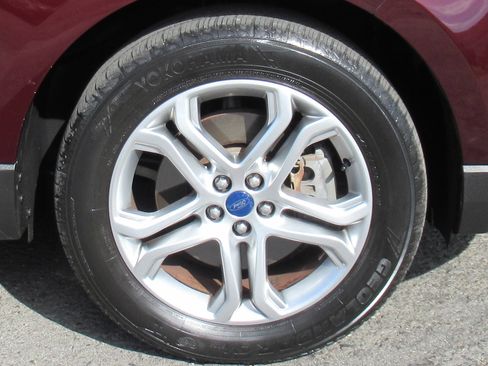 Used 2017 Ford Edge Titanium image 25