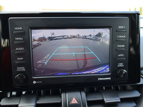 Used 2021 Toyota RAV4 LE image 24