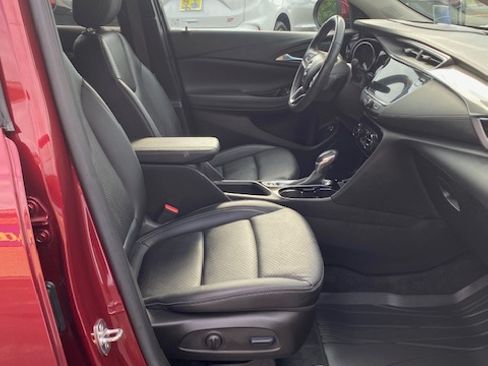 Used 2023 Buick Encore GX AWD Essence image 18