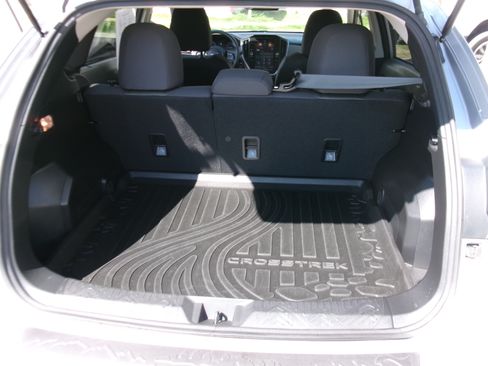 Used 2024 Subaru Crosstrek 2.0i Premium image 4