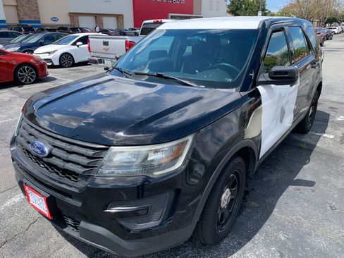 Used 2017 Ford Explorer 4WD Police Interceptor image 3