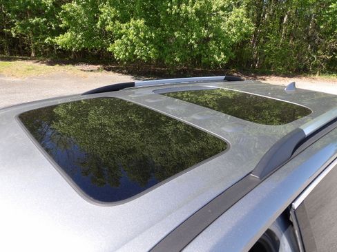 Used 2023 Chevrolet Traverse High Country image 4