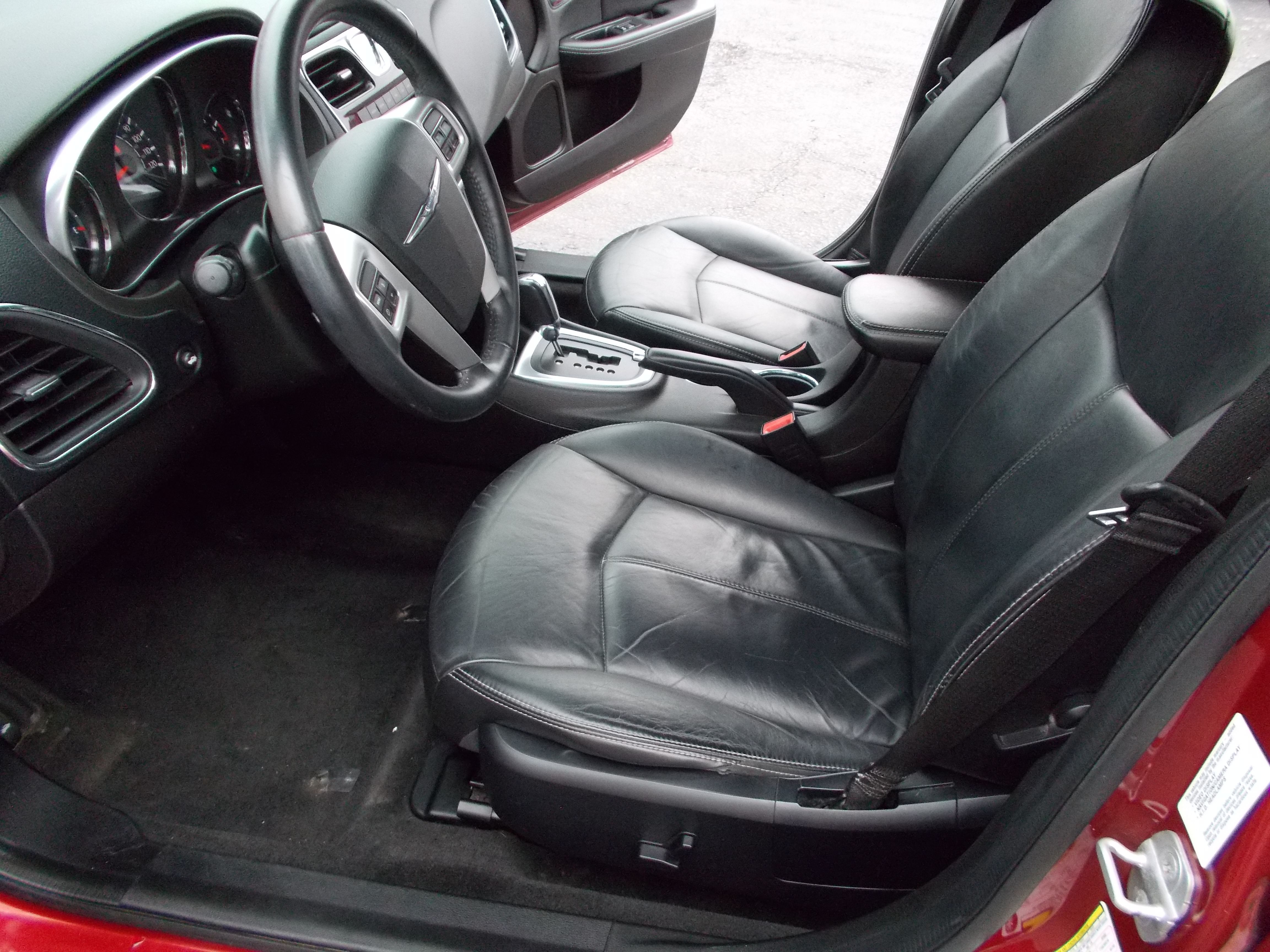 Used 2013 Chrysler 200 Limited FWD image 13