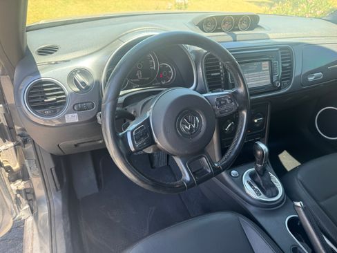 Used 2015 Volkswagen Beetle TDI image 12