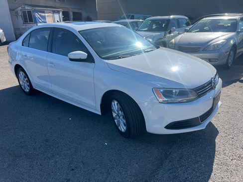 Used 2013 Volkswagen Jetta SE Sedan FWD image 3