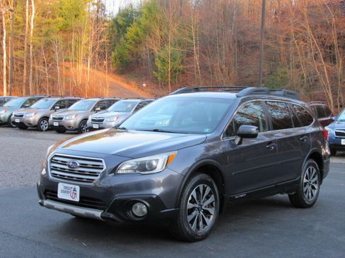 Used 2017 Subaru Outback 2.5i Limited image 1