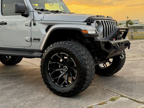 Used 2021 Jeep Gladiator Sport AWD/4WD image 57