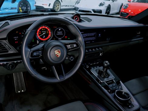 Used 2024 Porsche 911 Carrera GTS image 31