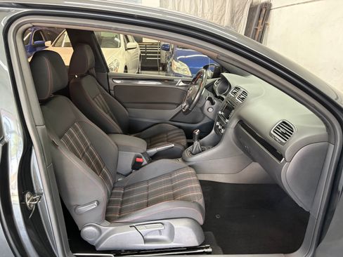 Used 2010 Volkswagen GTI 2-Door FWD image 18