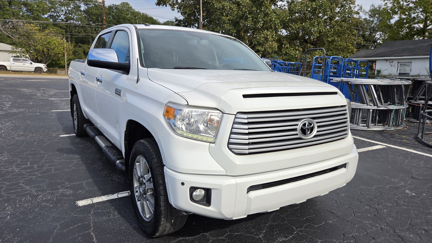 Used 2017 Toyota Tundra 4x4 CrewMax image 7