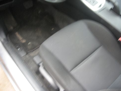 Used 2010 MAZDA MAZDA3 i image 9