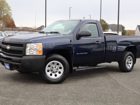 Used 2011 Chevrolet Silverado 1500 Classic W/T image 2