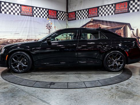 Used 2021 Chrysler 300 S image 6