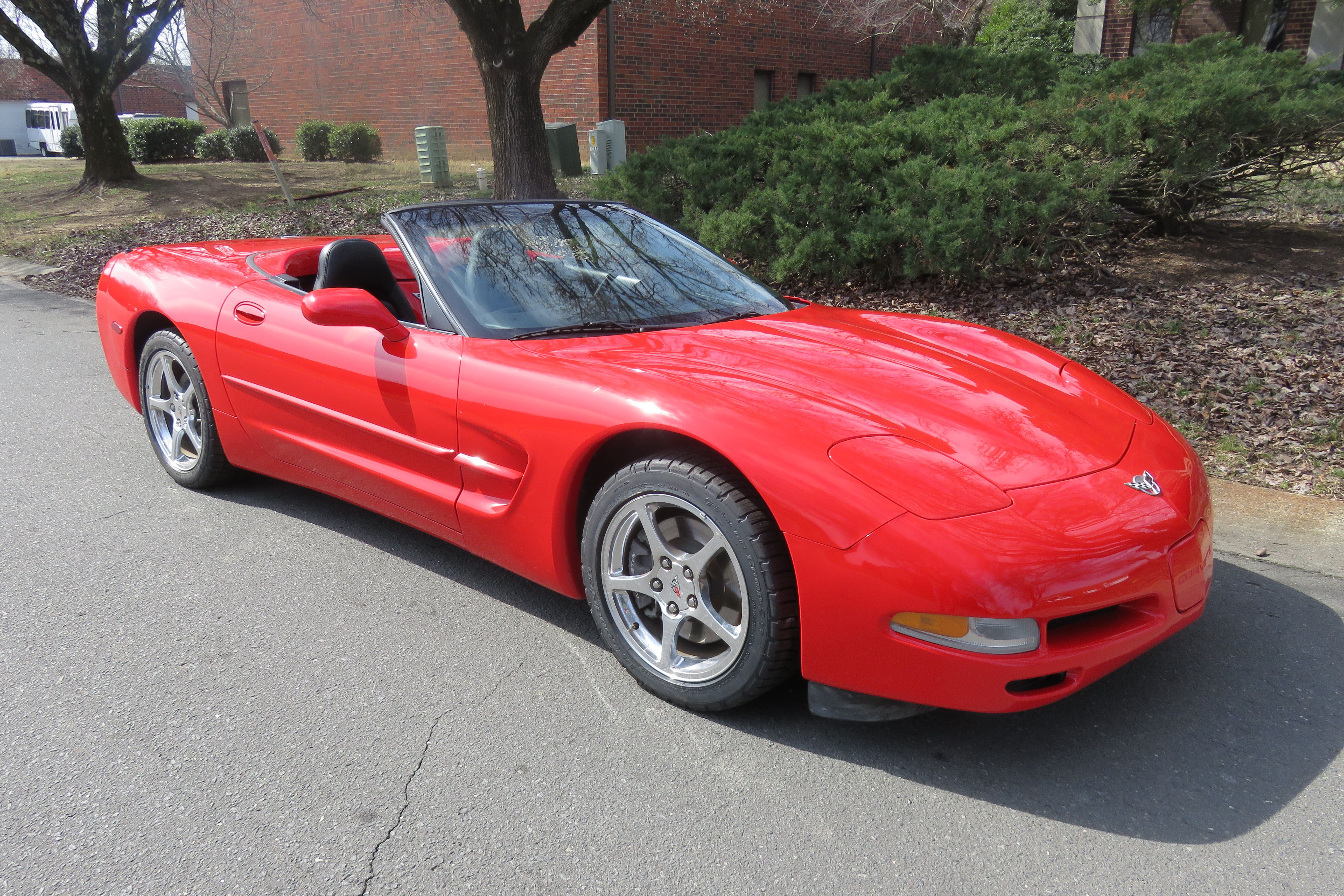 Used 2003 Chevrolet Corvette Convertible RWD image 4