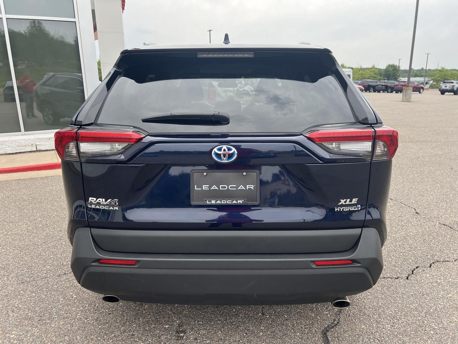Used 2024 Toyota RAV4 XLE AWD/4WD image 11