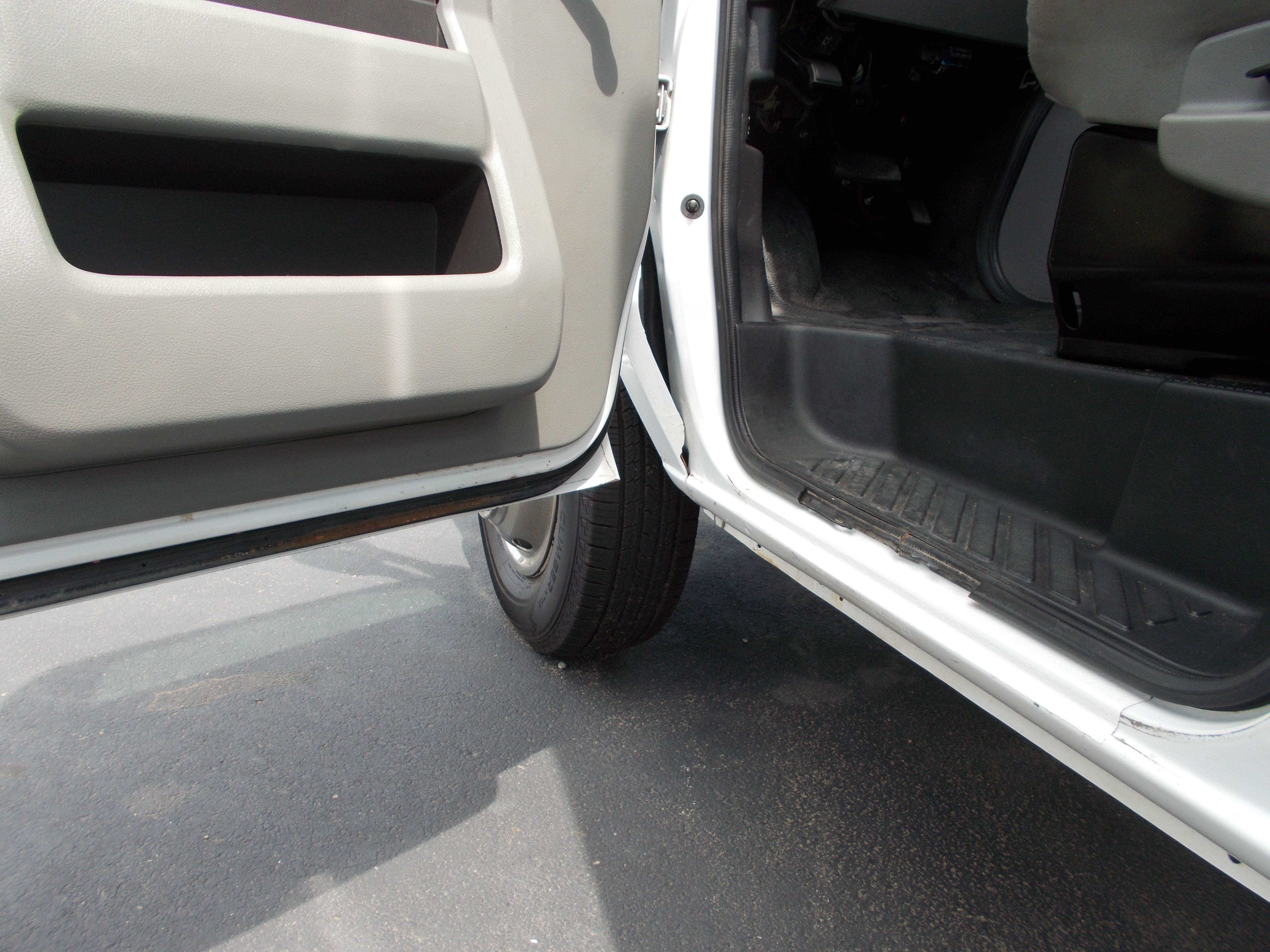 Used 2016 Ford E-350 and Econoline 350 XL RWD image 24