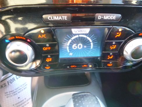 Used 2016 Nissan Juke SV AWD/4WD image 27