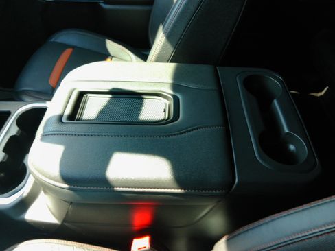 Used 2022 GMC Sierra 2500 AT4 image 89