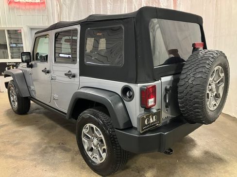Used 2014 Jeep Wrangler Unlimited Rubicon image 3