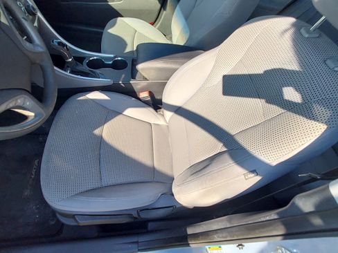 Used 2012 Hyundai Sonata image 9