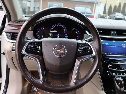 Used 2014 Cadillac XTS Luxury image 19