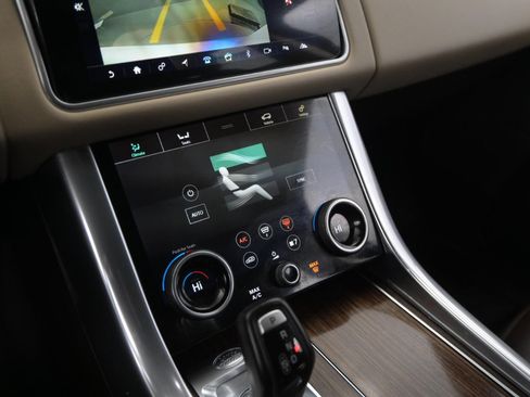 Used 2020 Land Rover Range Rover Sport HSE image 29