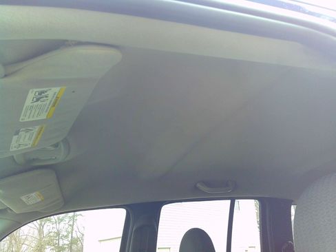 Used 2004 Jeep Liberty Sport image 8