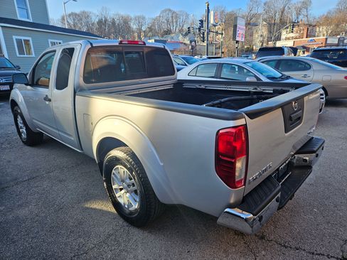 Used 2015 Nissan Frontier SV image 4