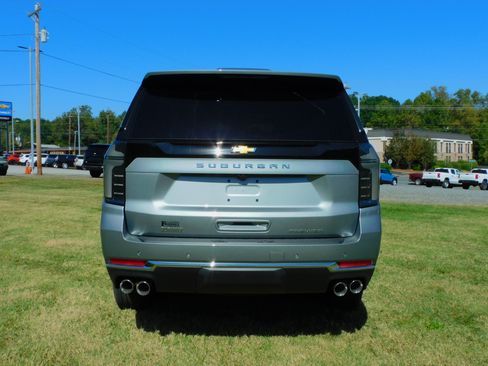 New 2026 Chevrolet Suburban Premier image 12