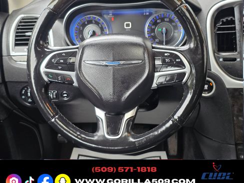 Used 2016 Chrysler 300 C AWD image 15