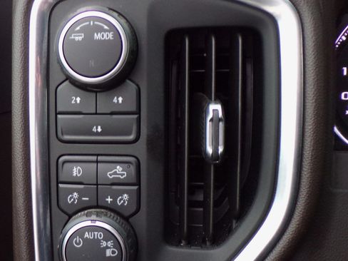 Used 2021 Chevrolet Silverado 2500 LT image 11