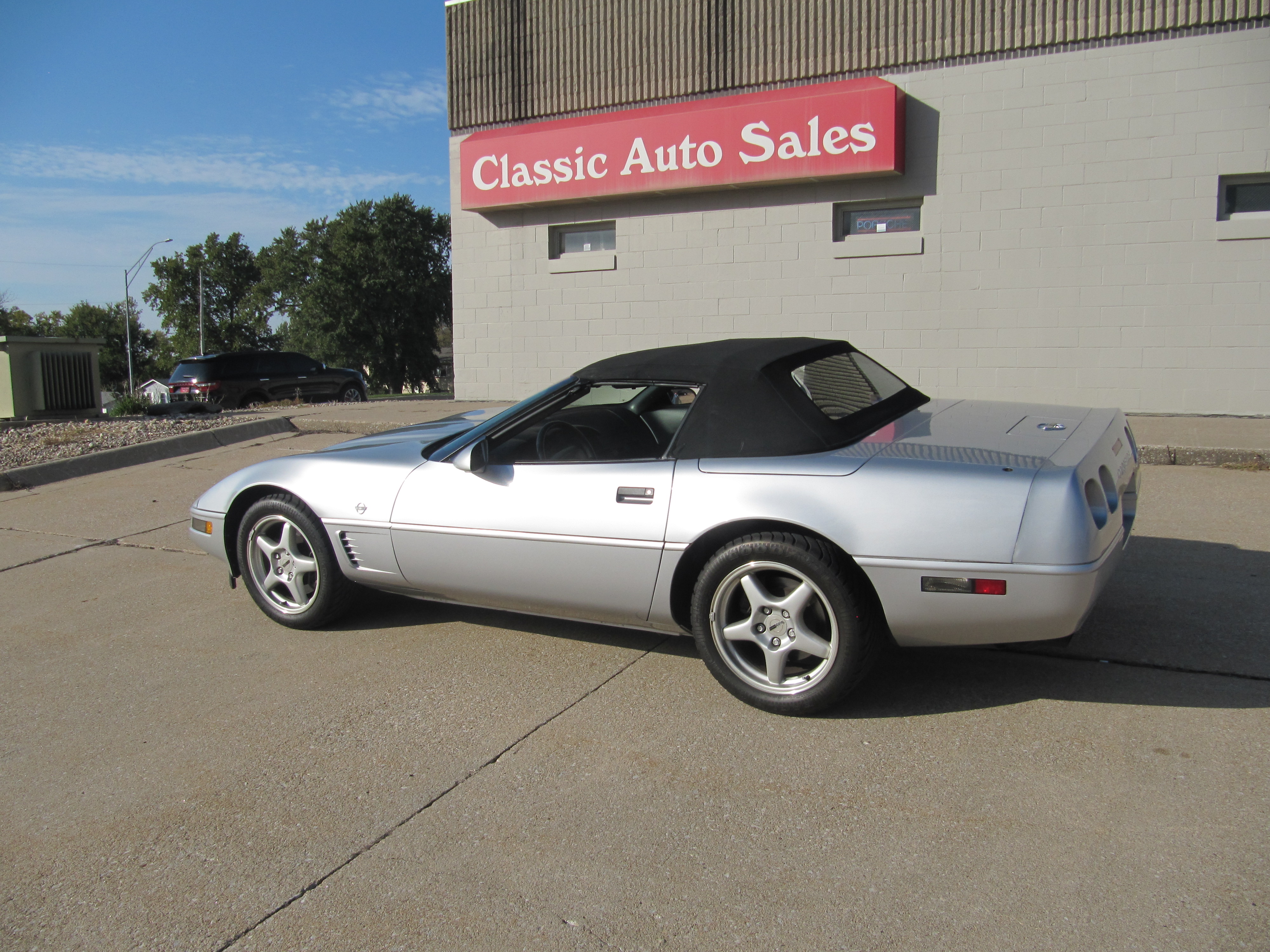 Used 1996 Chevrolet Corvette Convertible RWD image 4