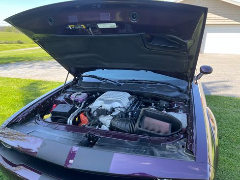 Used 2021 Dodge Challenger SRT Hellcat image 16