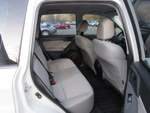 Used 2016 Subaru Forester 2.5i Premium image 15