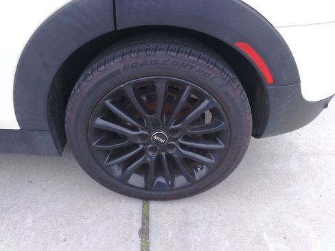 Used 2017 MINI Cooper Clubman image 37