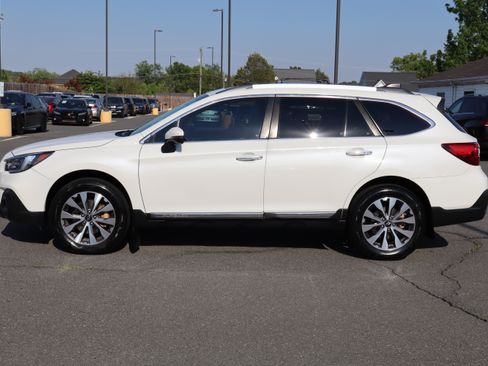 Used 2018 Subaru Outback 2.5i Touring AWD/4WD image 5