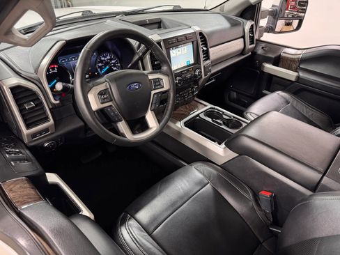 Used 2019 Ford F350 Lariat image 13