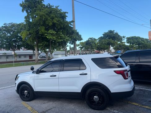 Used 2017 Ford Explorer 4WD Police Interceptor image 5