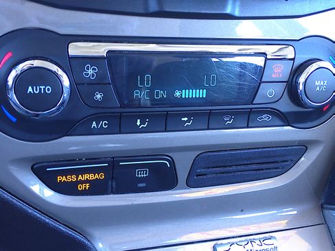 Used 2012 Ford Focus SEL Hatchback FWD image 16