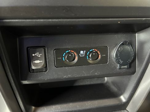 Used 2015 Toyota 4Runner Limited image 17