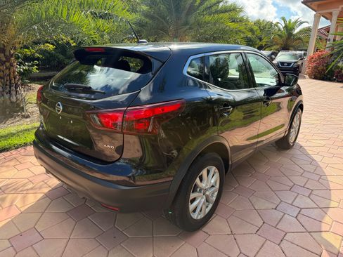 Used 2019 Nissan Rogue Sport SV image 3