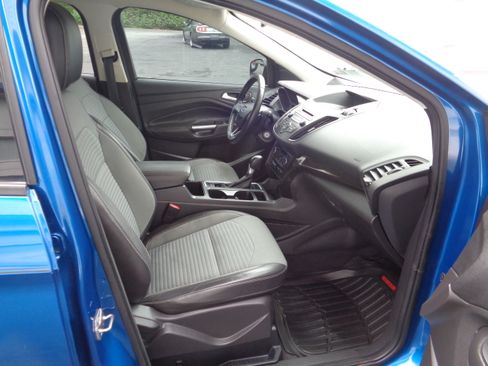 Used 2017 Ford Escape SE image 7