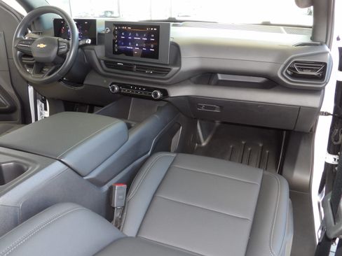 Used 2024 Chevrolet Silverado EV W/T image 6