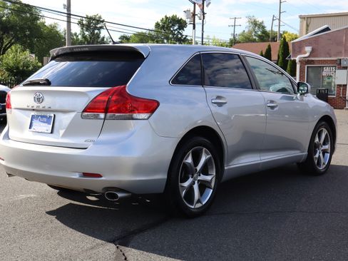 Used 2011 Toyota Venza AWD image 8