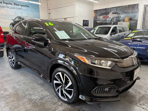 Used 2019 Honda HR-V FWD Sport image 9