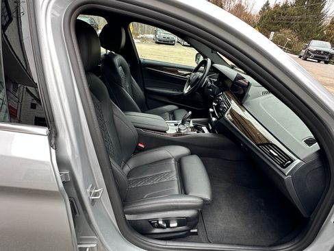 Used 2021 BMW 530i xDrive image 17