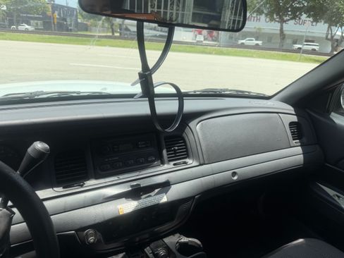 Used 2010 Ford Crown Victoria Police Interceptor RWD image 16