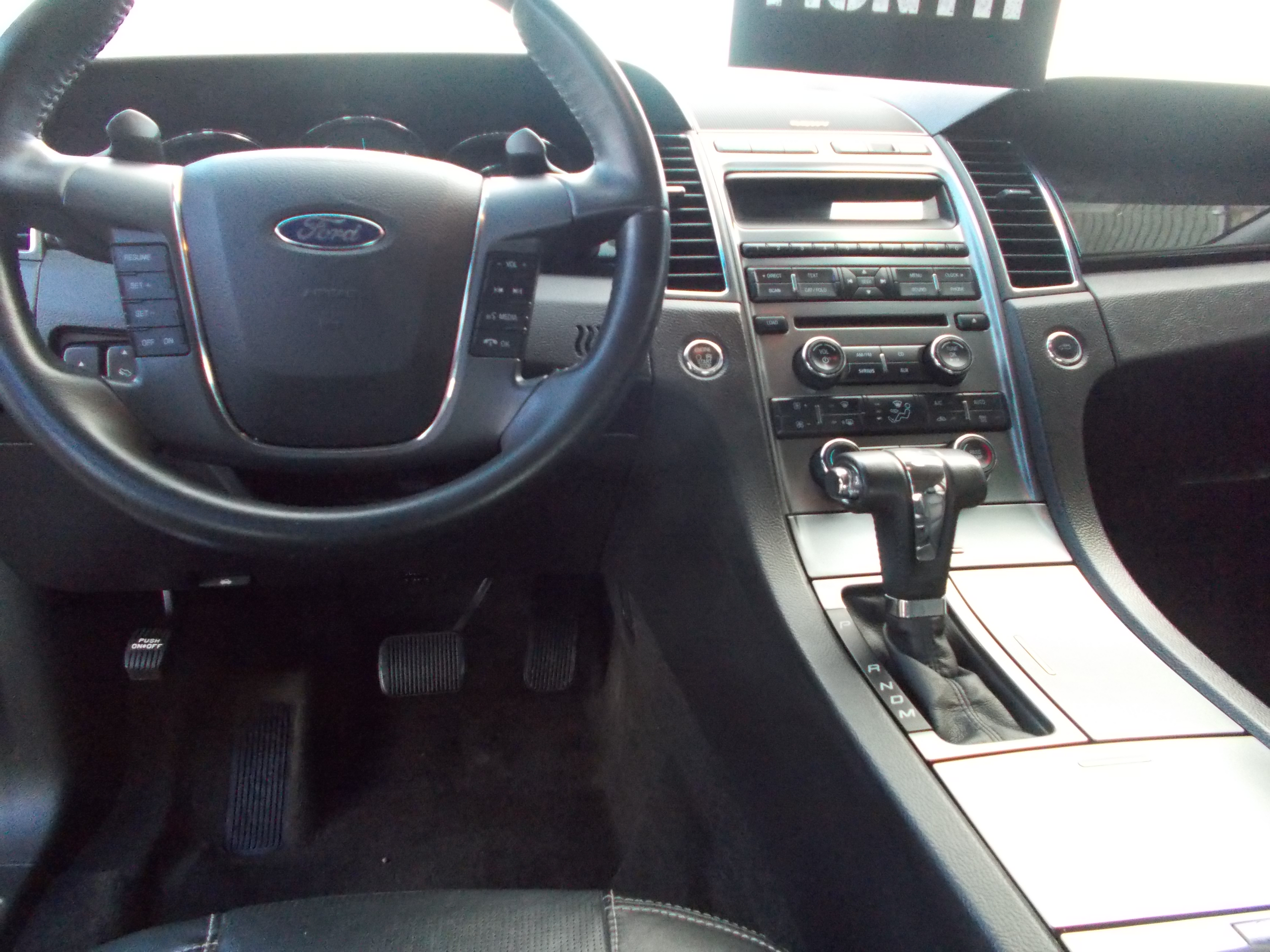 Used 2011 Ford Taurus Limited FWD image 11