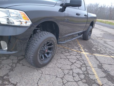 Used 2018 RAM 1500 ST image 4